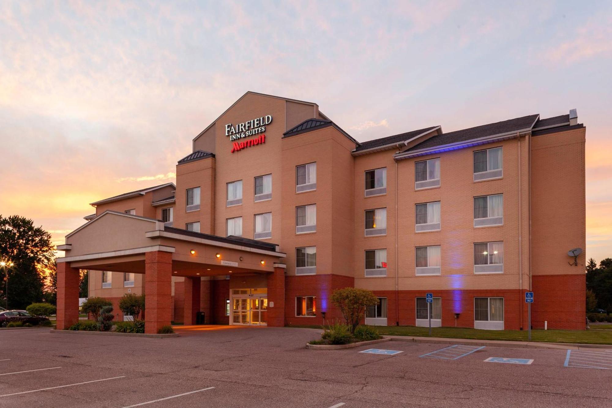 Fairfield Inn And Suites By Marriott Сиймор Екстериор снимка