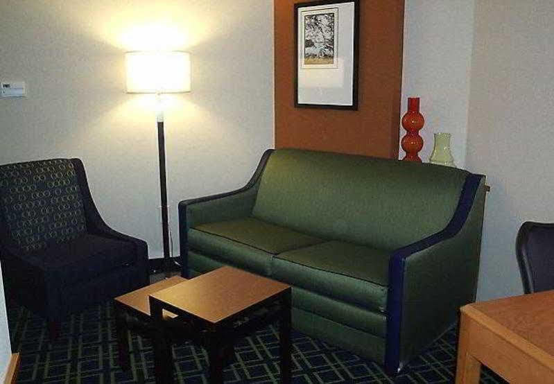 Fairfield Inn And Suites By Marriott Сиймор Екстериор снимка